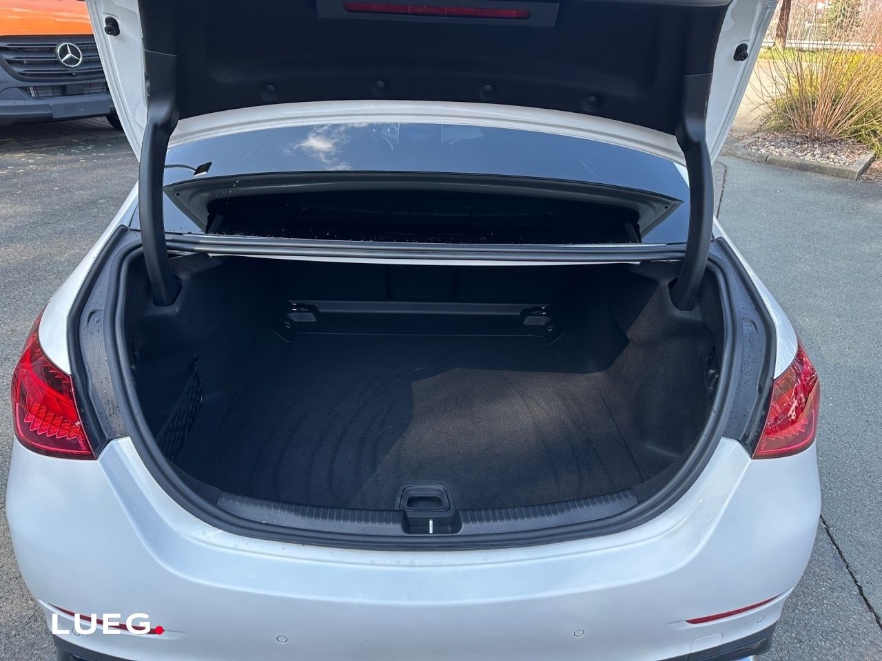 Mercedes-Benz C 220 d AMG+NIGHT+RÜCKFKAM+AMBIENTE+VERKZ ERKENN foto 16