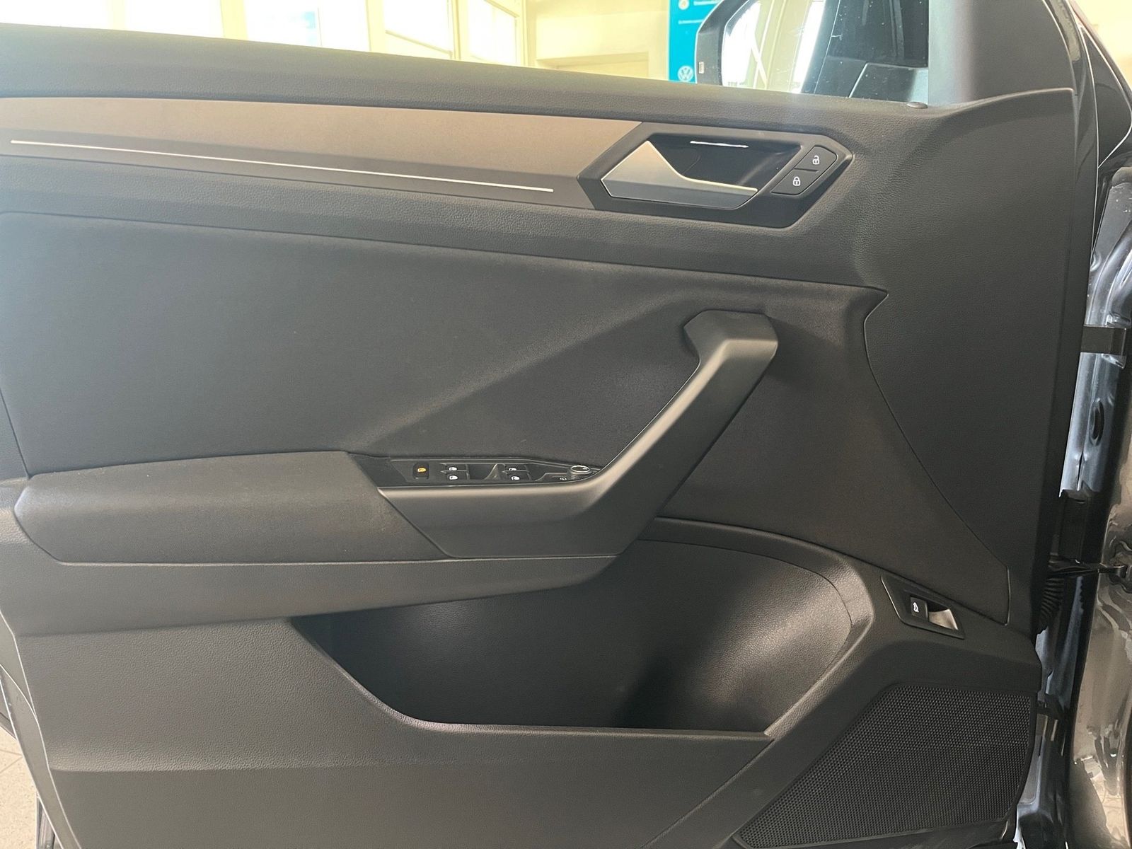 Volkswagen T-Roc STYLE TSI DSG+AHK+ALU 17+ACC+APP CONNECT+R foto 12