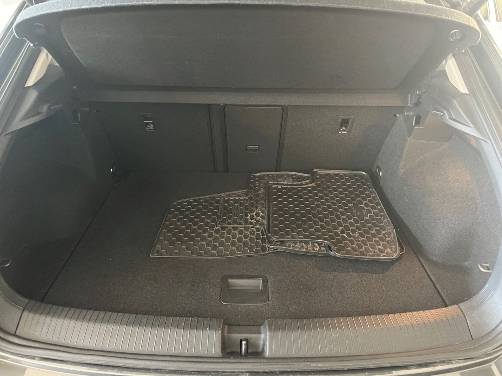 Volkswagen T-Roc STYLE TSI DSG+AHK+ALU 17+ACC+APP CONNECT+R foto 15