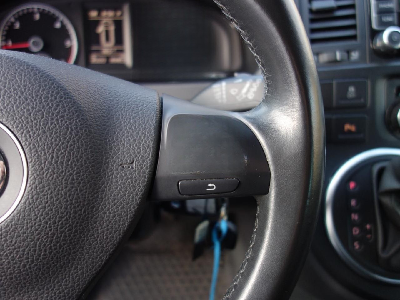 Volkswagen T5 Bus Multivan Comfortl AHK Autom NAVI el.Türen foto 19