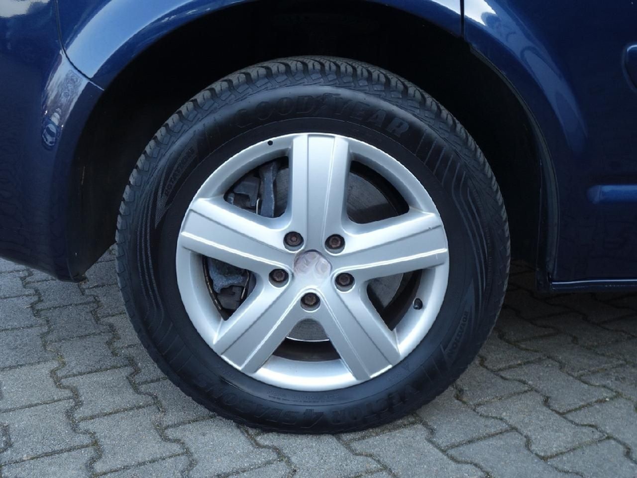 Volkswagen T5 Bus Multivan Comfortl AHK Autom NAVI el.Türen foto 28