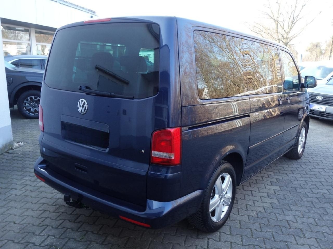 Volkswagen T5 Bus Multivan Comfortl AHK Autom NAVI el.Türen foto 7