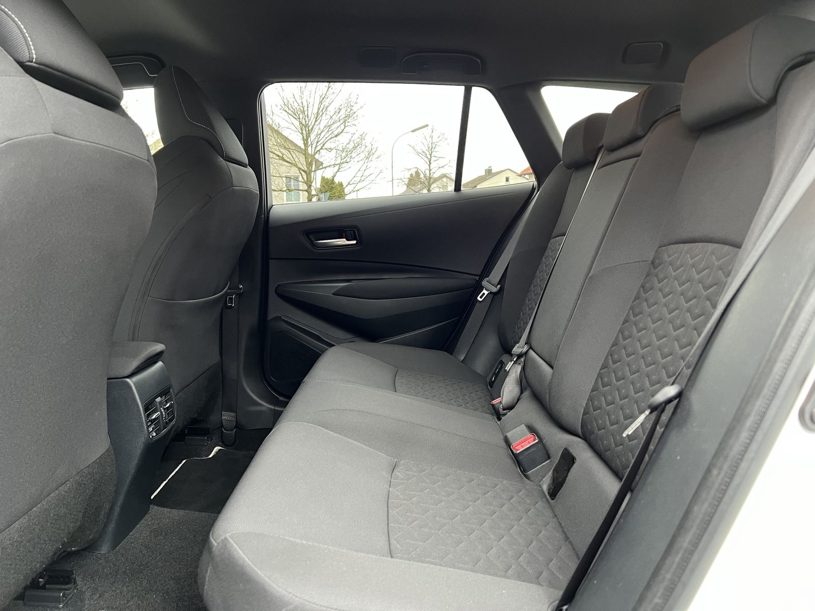 Toyota Corolla Touring Sports 1.8 Hybrid Team D 1.Hand foto 13