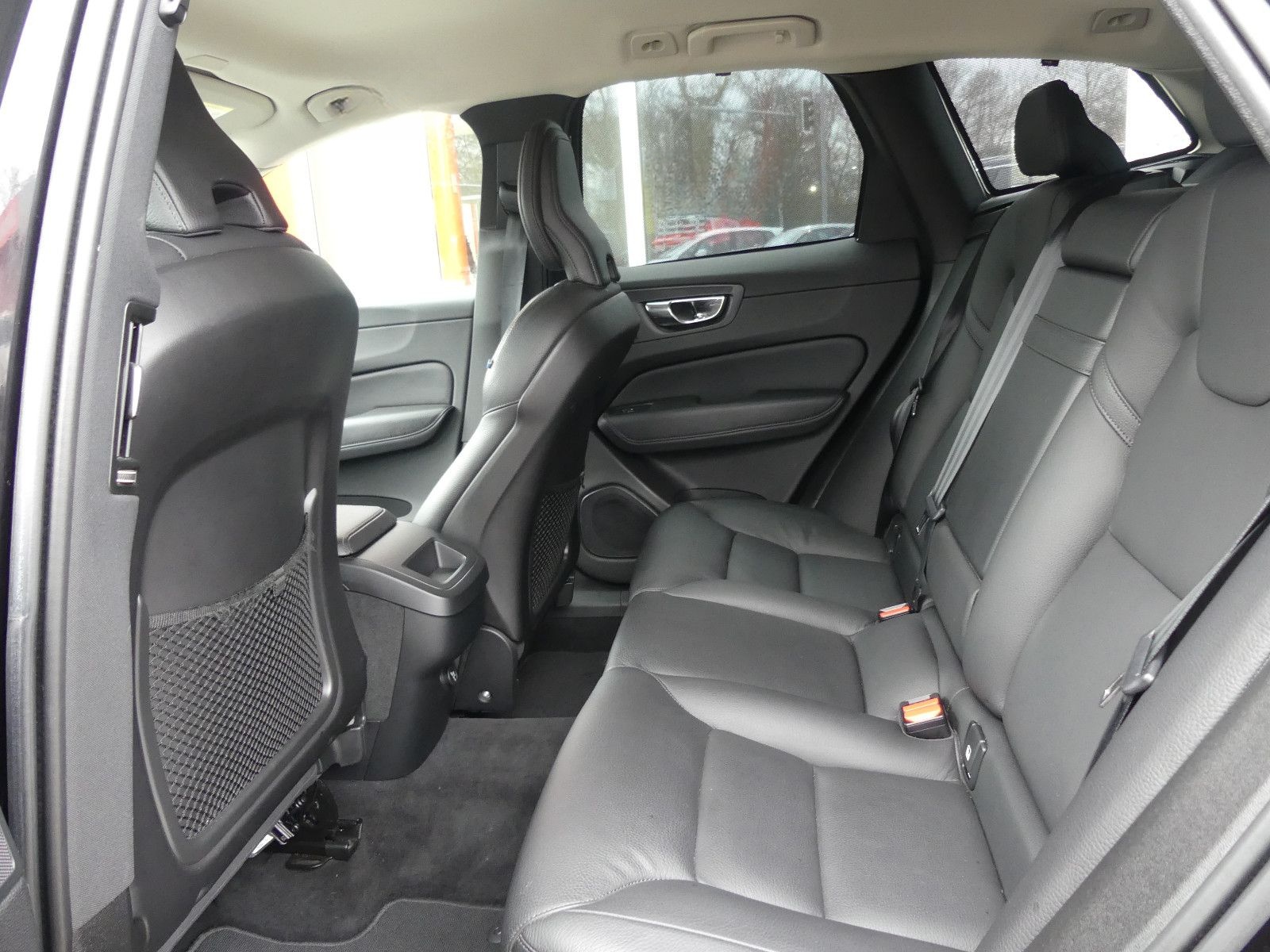 Volvo XC60 Momentum Pro 2WD Leder*Navi*SHZ foto 13