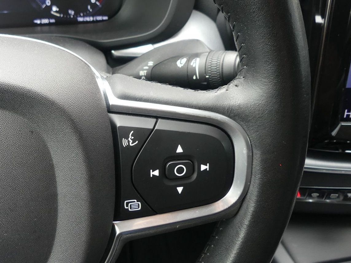 Volvo XC60 Momentum Pro 2WD Leder*Navi*SHZ foto 18