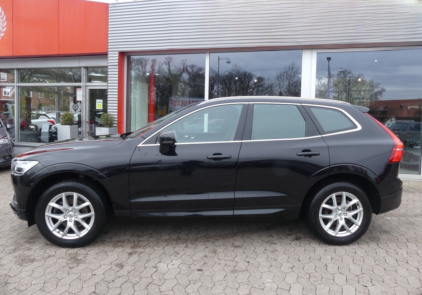 Volvo XC60 Momentum Pro 2WD Leder*Navi*SHZ foto 3