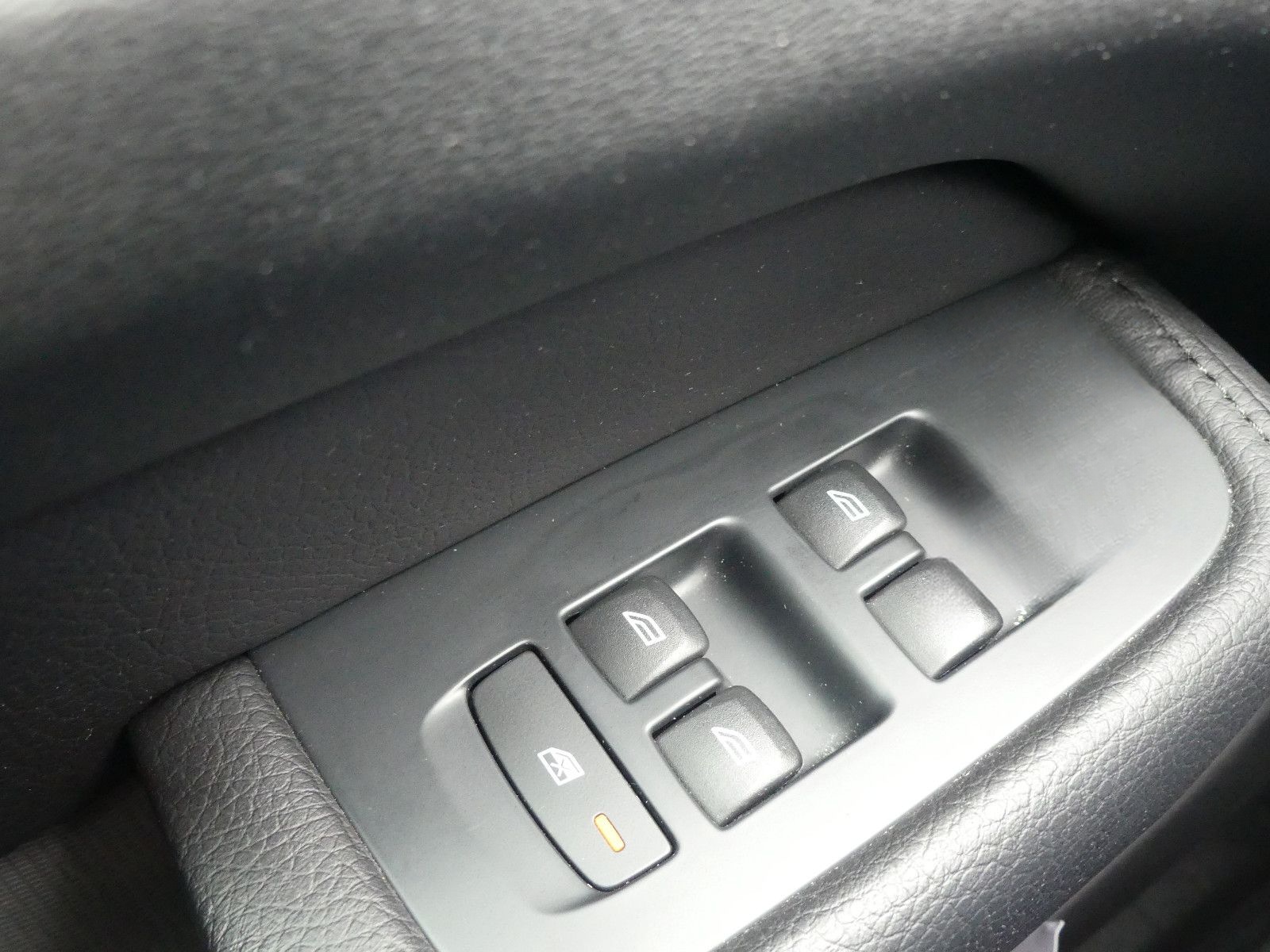 Volvo XC60 Momentum Pro 2WD Leder*Navi*SHZ foto 25