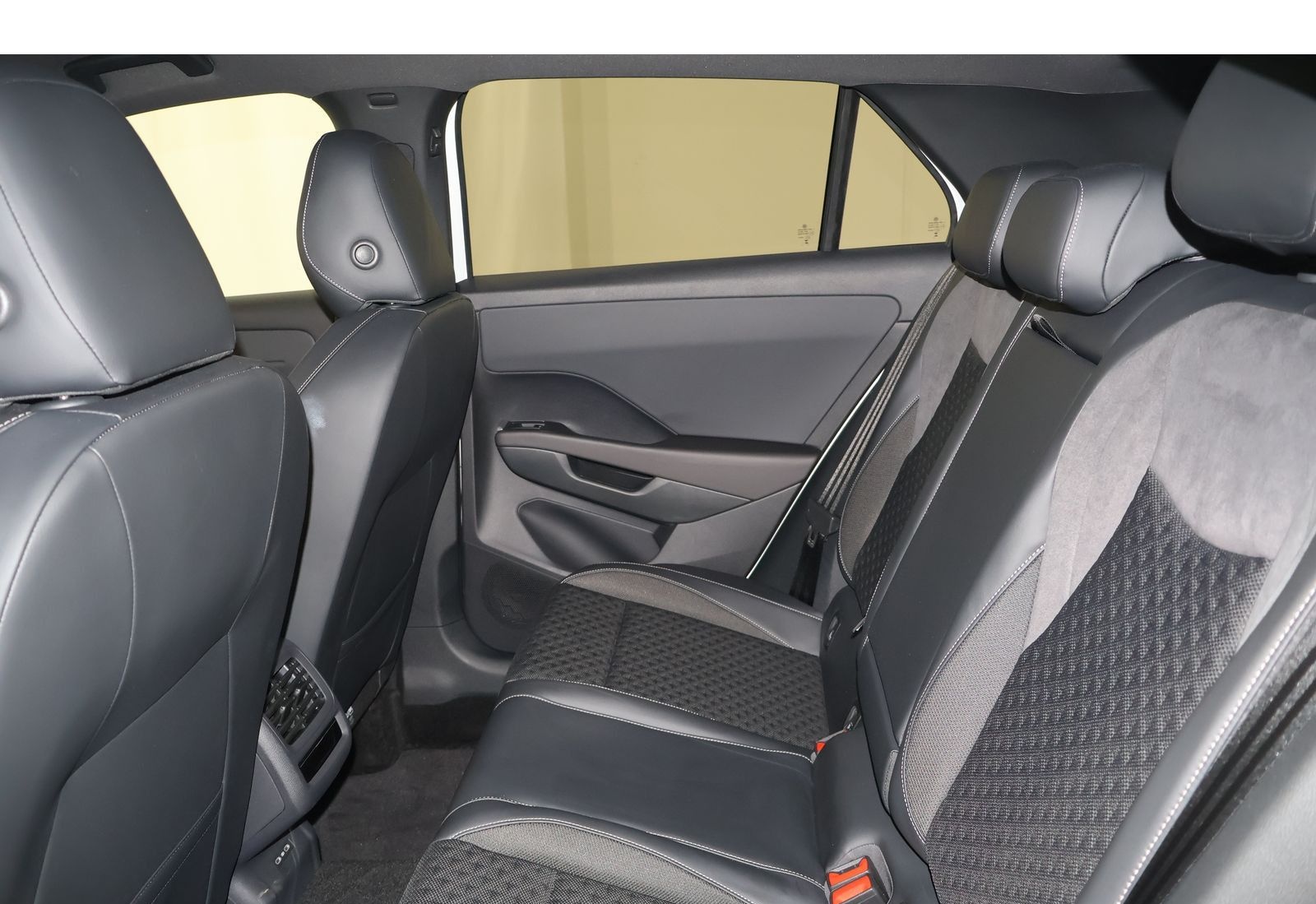 Volkswagen T-Roc 1.5 eTSI R-Line*SH*Digitalcockpit foto 12
