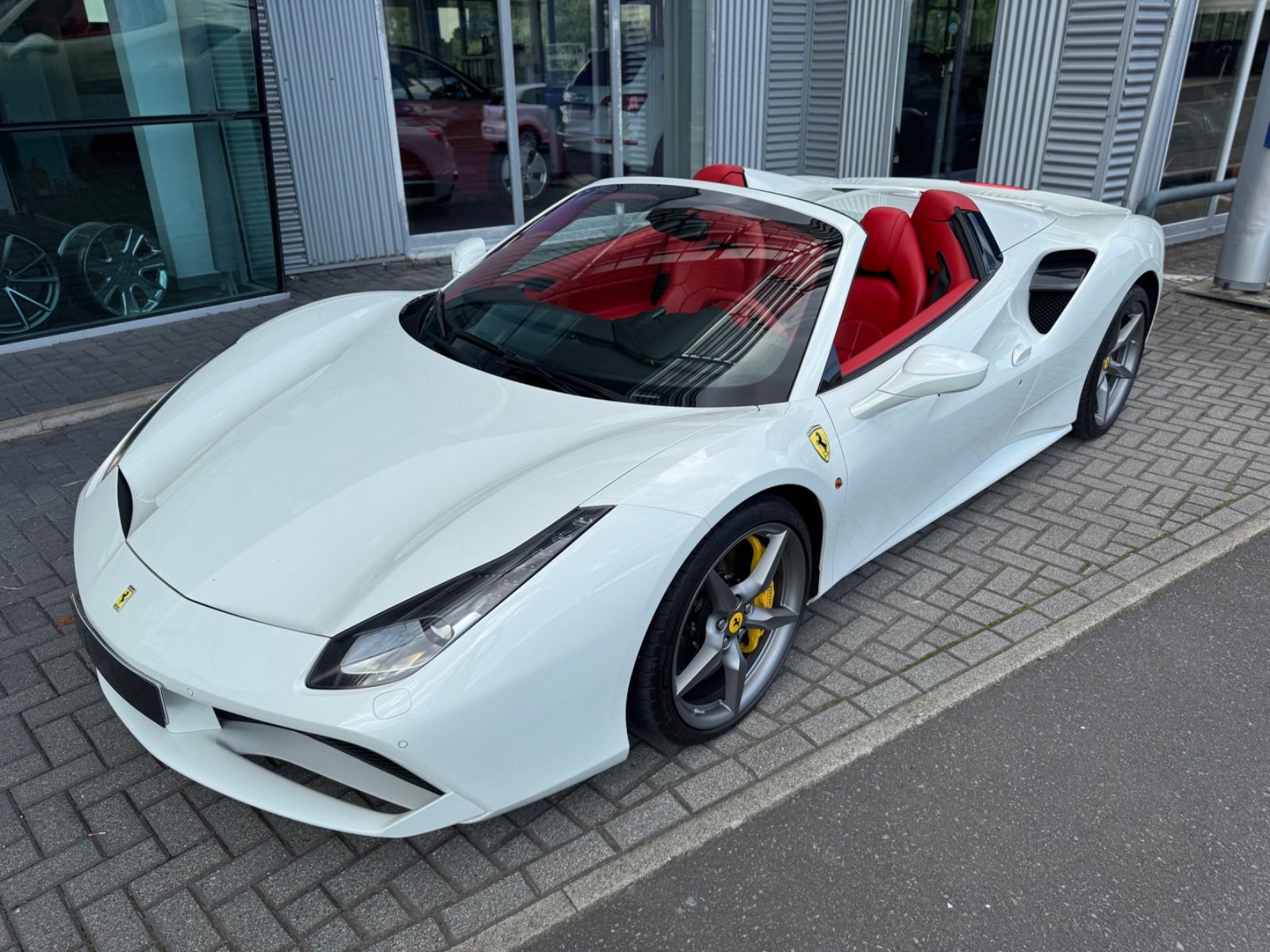 Ferrari 488 Spider Lift Carbon JBL SHZ Deutsches Fzg foto 6