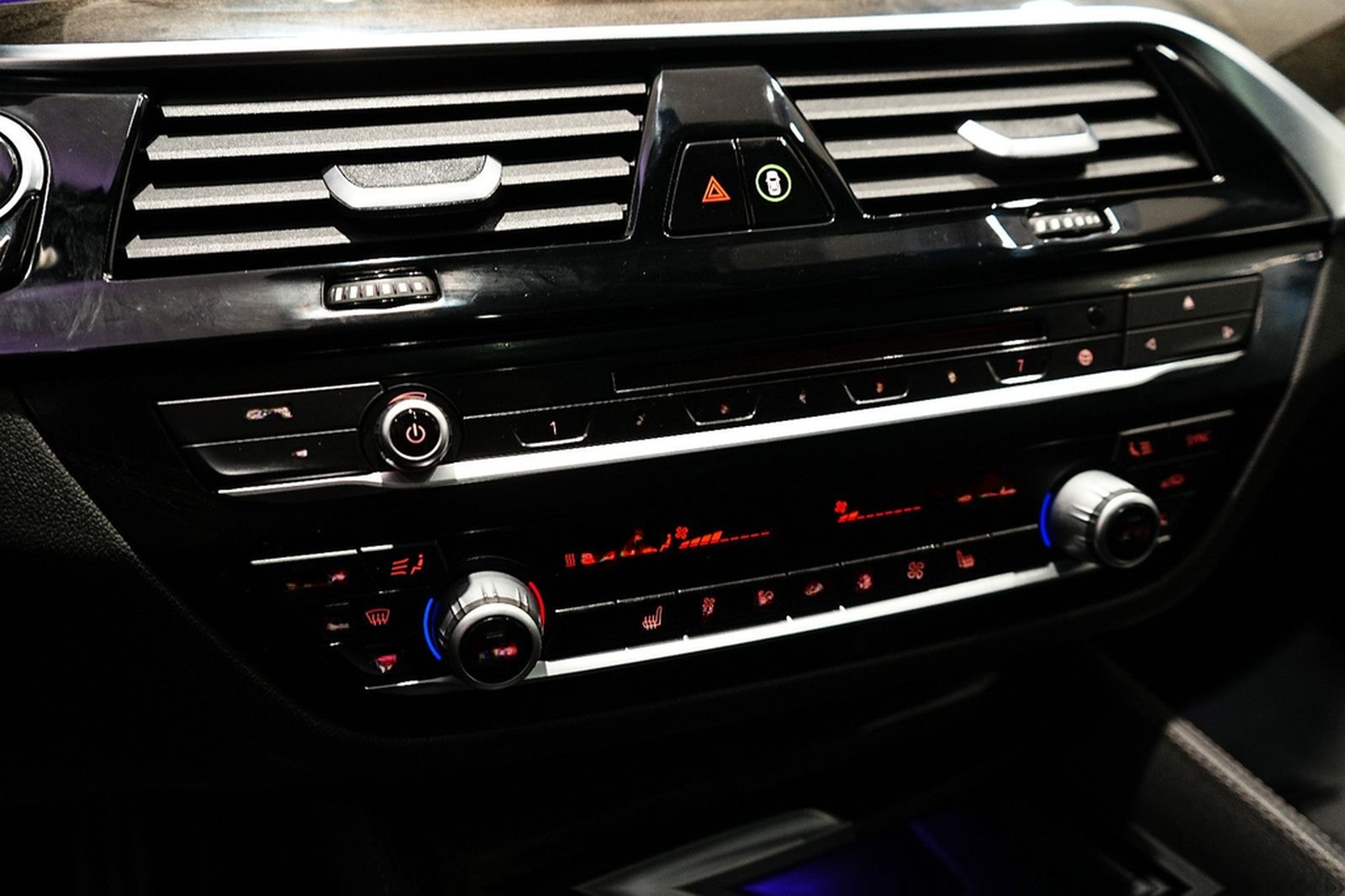 BMW 540d|M-PAKET|HUD|ACC|360°|COCKPIT|PANO|MEMO|H&K| foto 30
