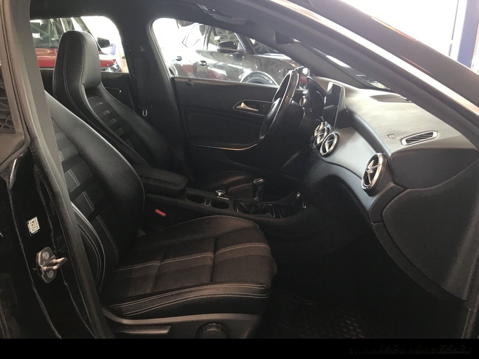 Mercedes-Benz CLA 200 Shooting Brake Urban AHK/LED/Navi/Klima foto 16