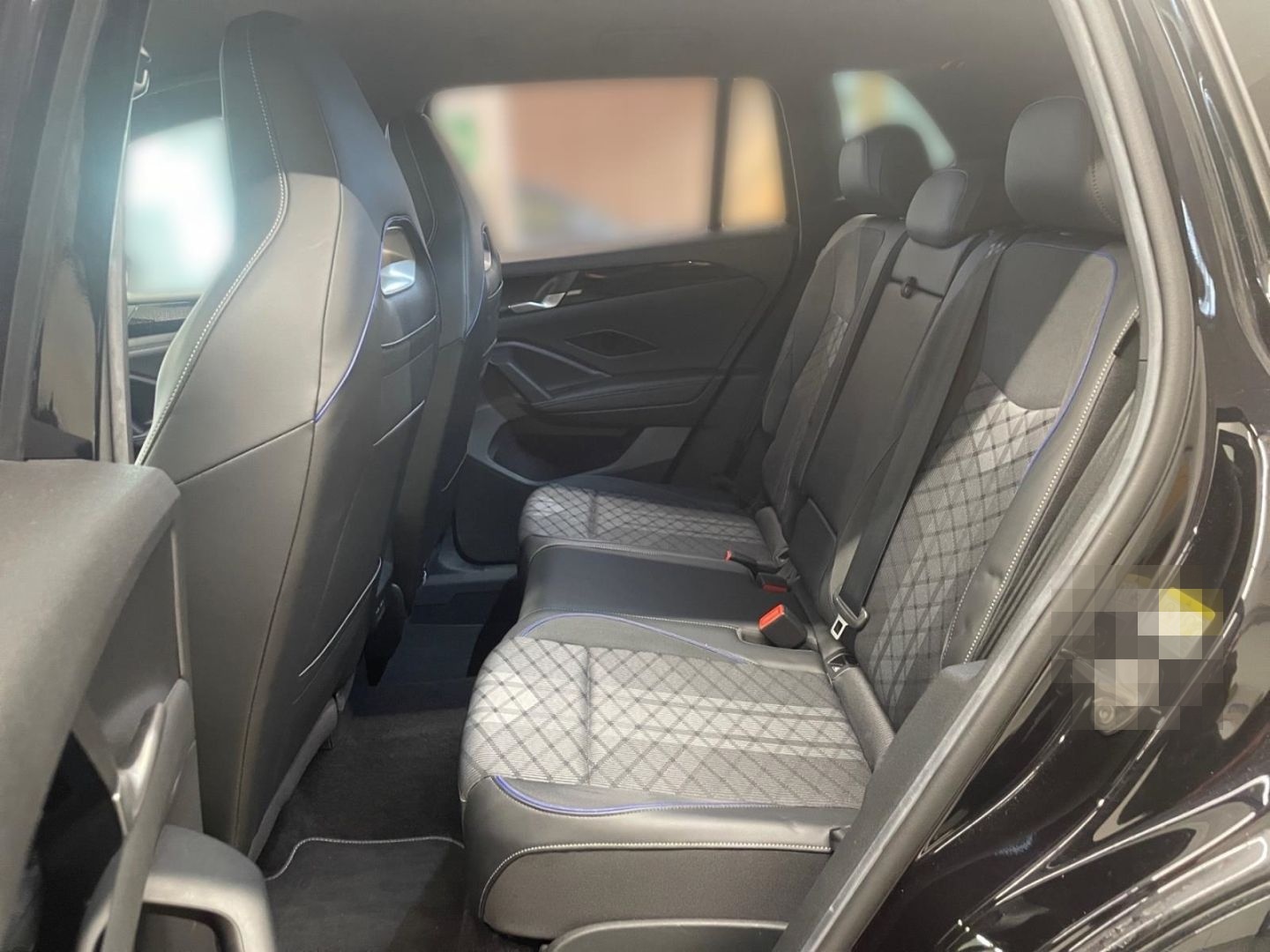 Volkswagen Tiguan 4M R-Line BLACK STYLE MATRIX AHKHEAD NAVI foto 11