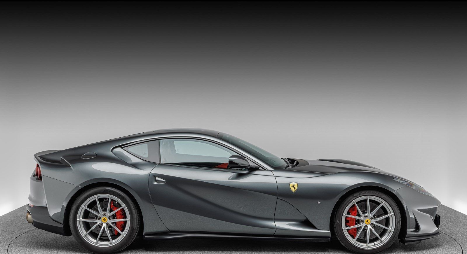 Ferrari 812 Superfast foto 8