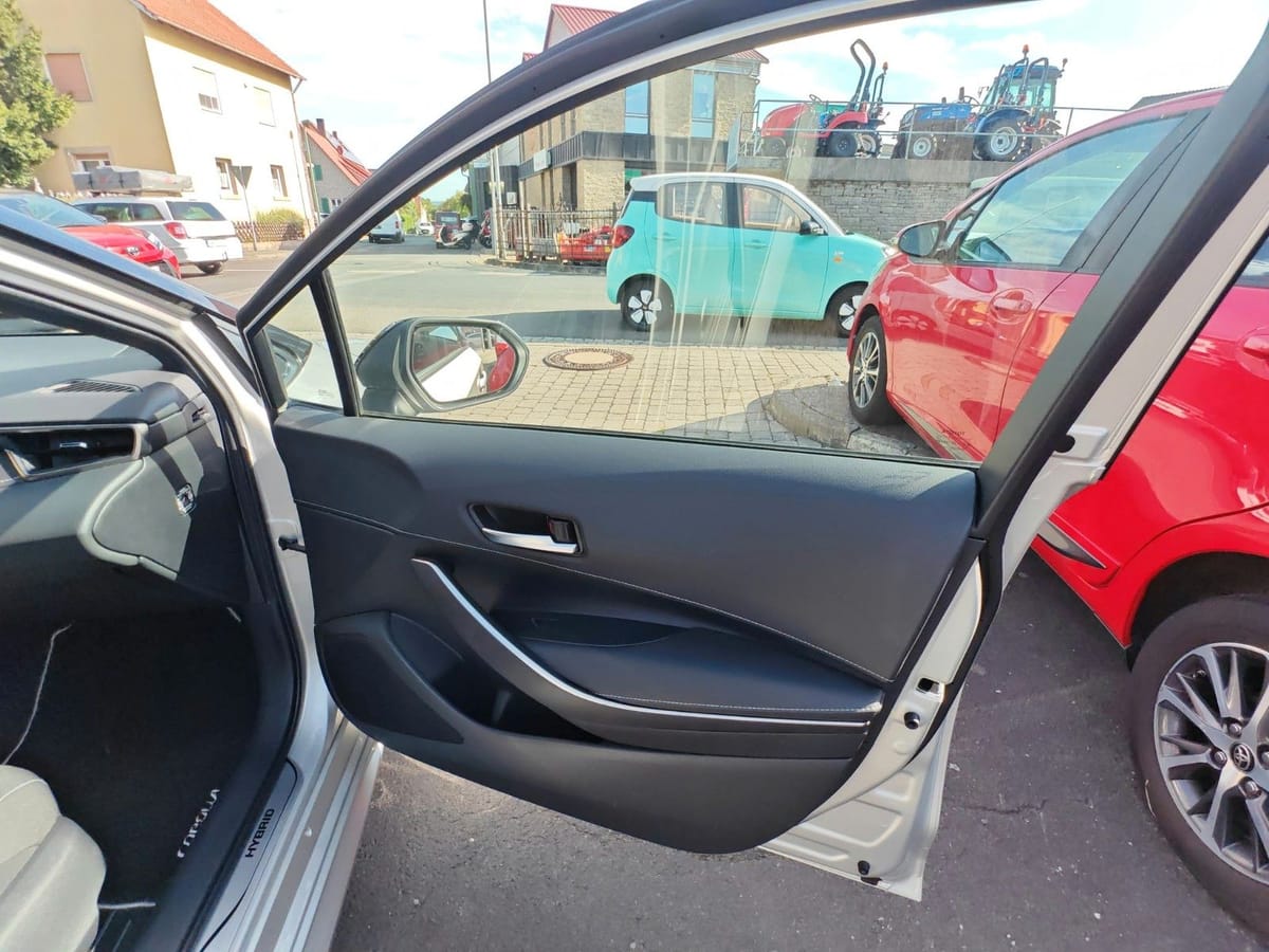 Toyota Corolla Hybrid Style foto 17