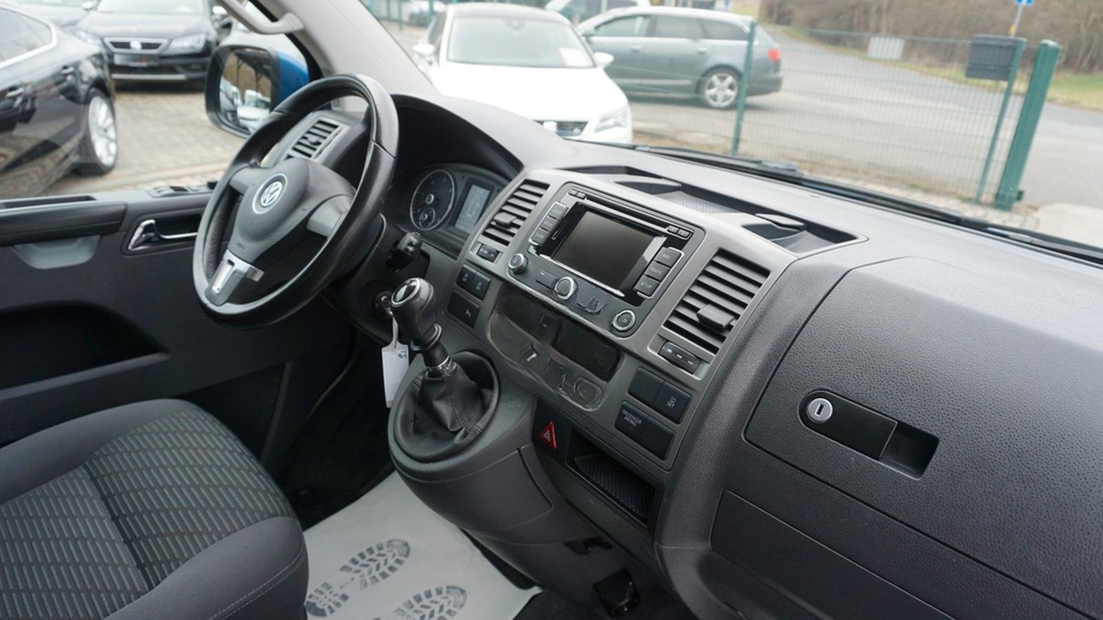 Volkswagen T5 2.0 TDI Bus Multivan *7 Sitze*AHK*SHZ*PDC* foto 11