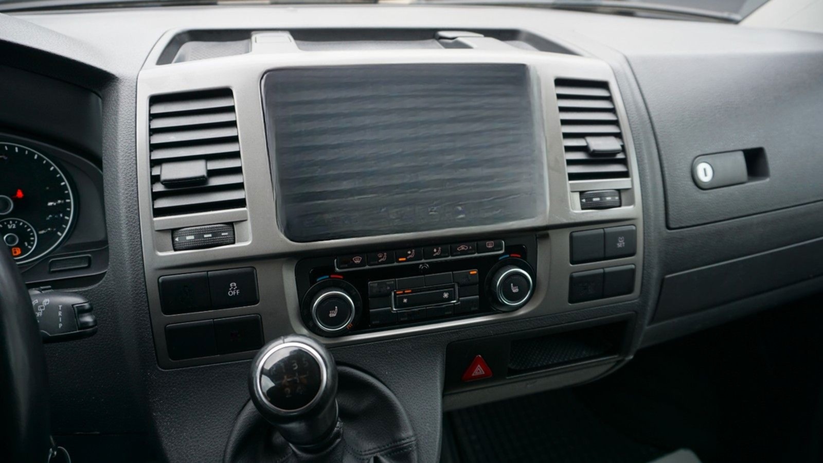 Volkswagen T5 2.0 TDI Bus Multivan *7 Sitze*AHK*SHZ*PDC* foto 16