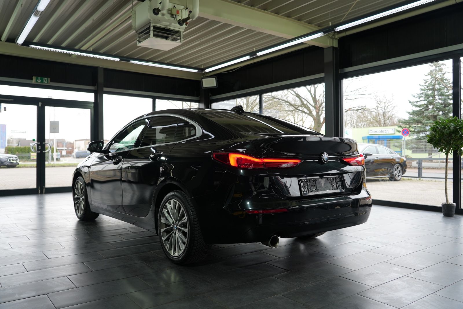 BMW 218i Gran Coupé Luxury Line foto 4