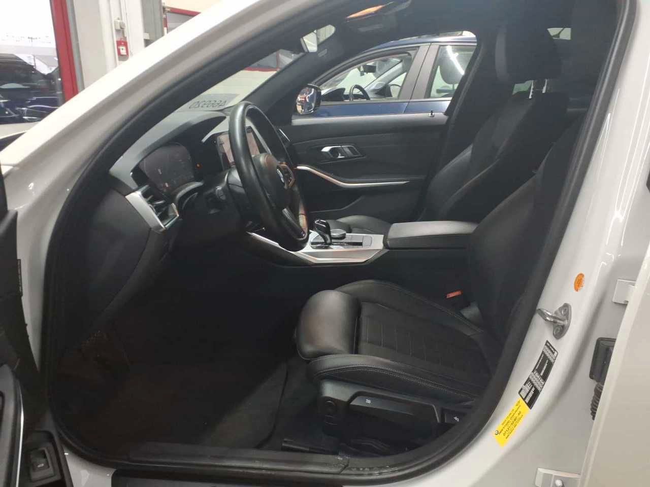 BMW 318d Touring Aut. Advantage Navi SHZ LED foto 3