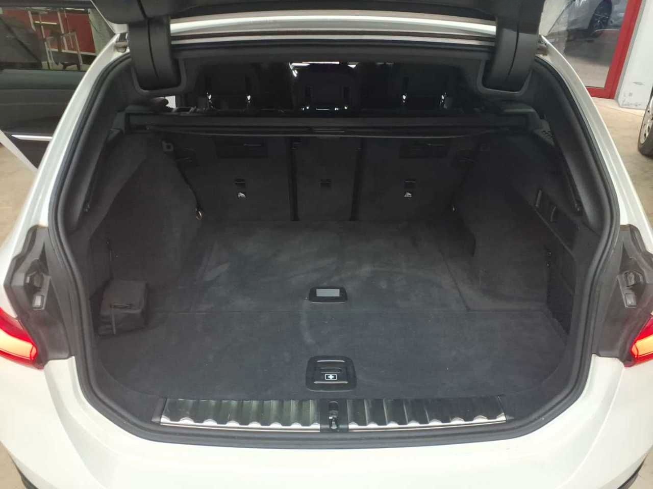 BMW 318d Touring Aut. Advantage Navi SHZ LED foto 9
