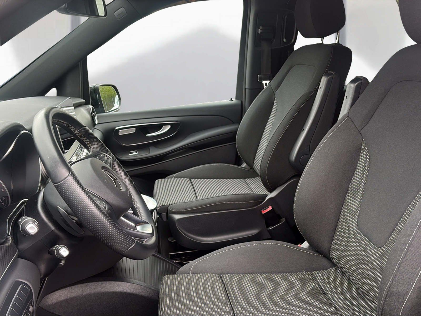 Mercedes-Benz V 300 d L Edition 2023 AMG NIGHT AIRMATIC DSC foto 16
