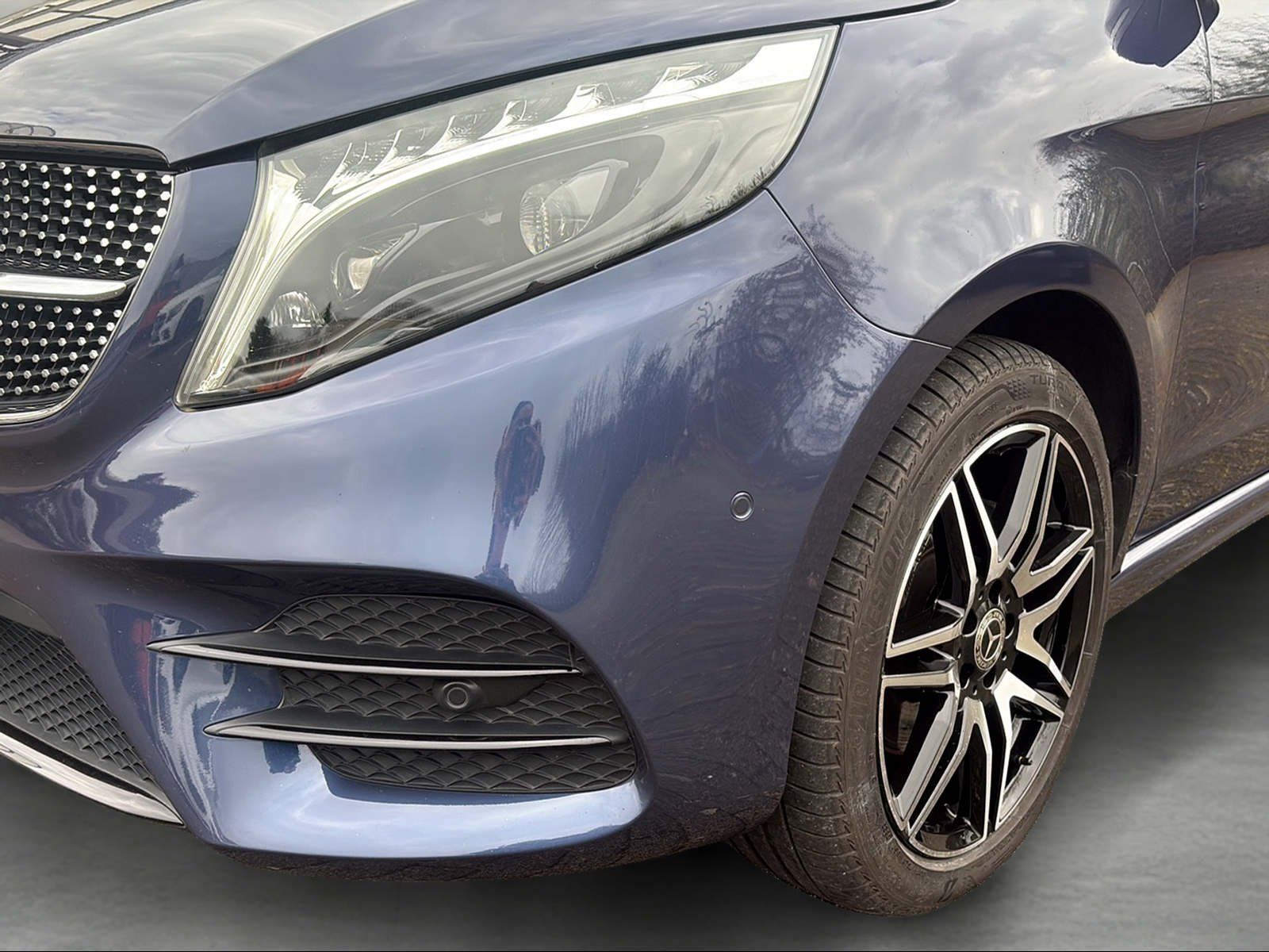 Mercedes-Benz V 300 d L Edition 2023 AMG NIGHT AIRMATIC DSC foto 4