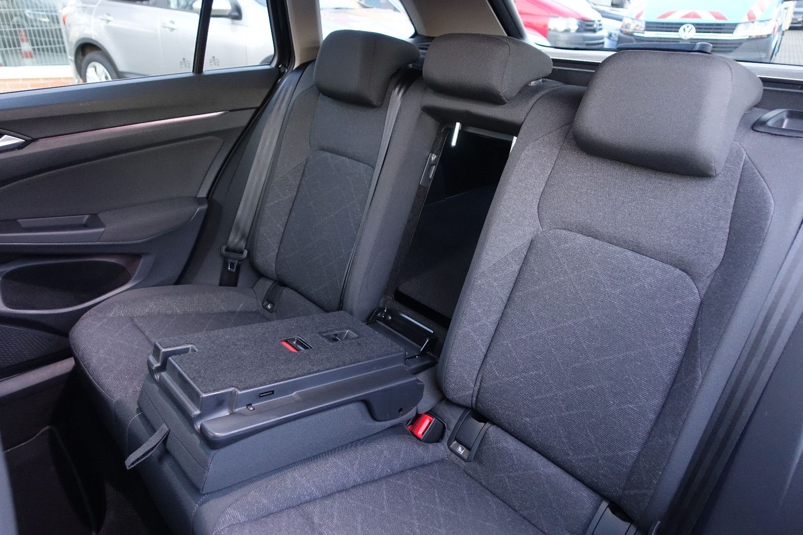 Volkswagen Golf VIII Variant*LED*ACC*Navi*AppleCar*PDC*AZV foto 32