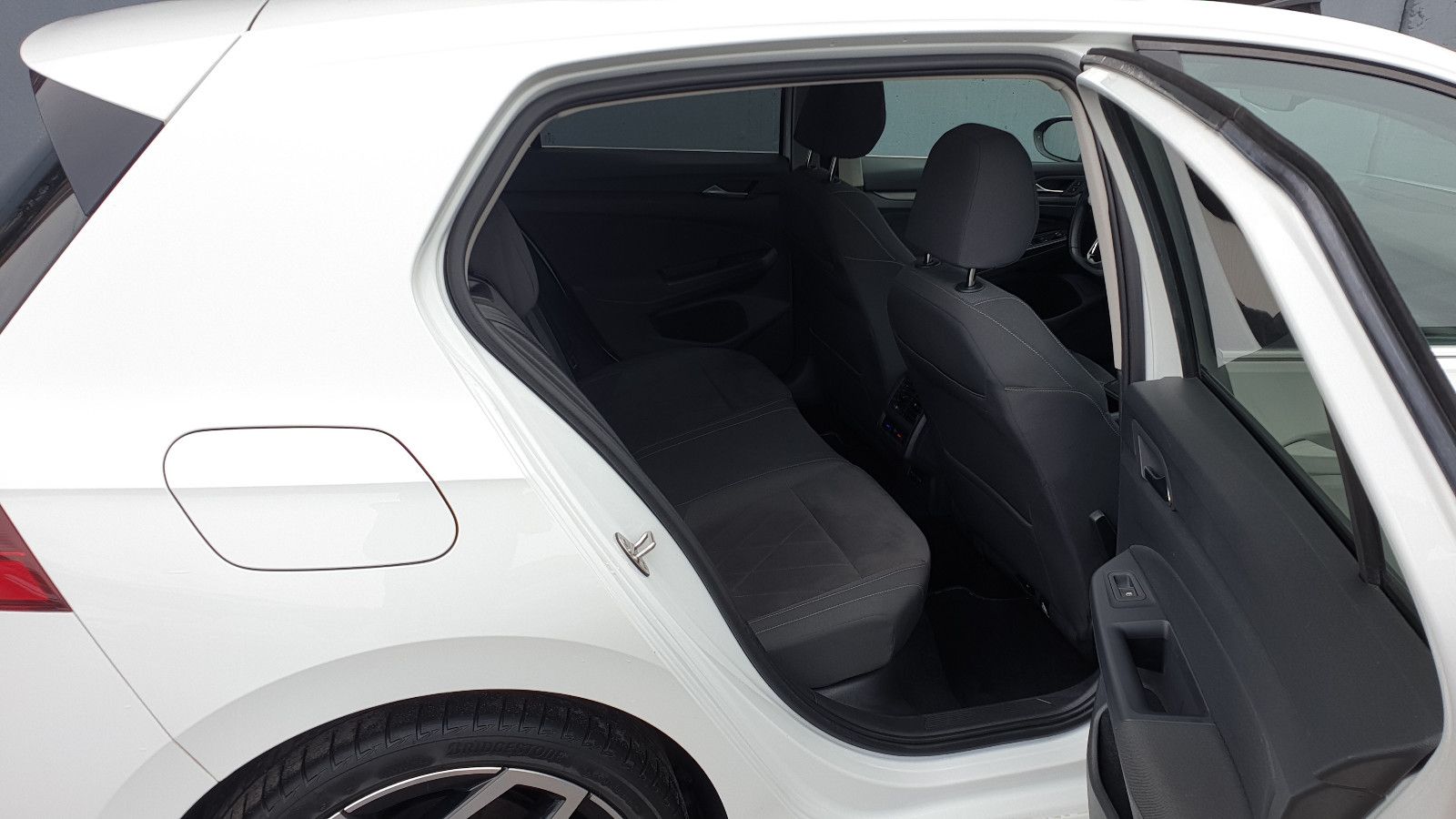 Volkswagen Golf 8 2.0 TDI DSG Style Pano/Navi+/ACC/Kamera foto 8