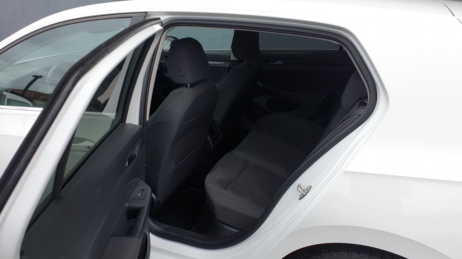 Volkswagen Golf 8 2.0 TDI DSG Style Pano/Navi+/ACC/Kamera foto 9