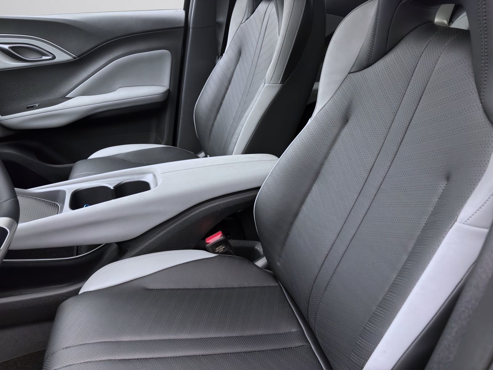 BYD DOLPHIN SURF BOOST NAVI KLIMA LM16 KAMERA PDC foto 9