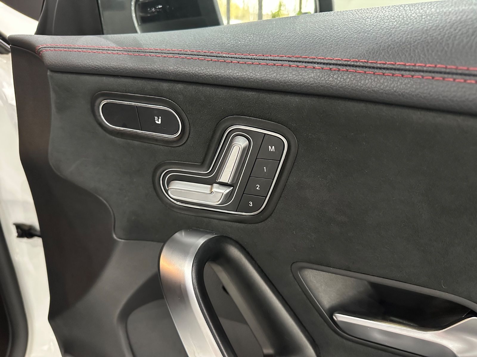 Mercedes-Benz CLA 45 AMG 4Matic+ / MBUX / Burmester / PANORAMA foto 16