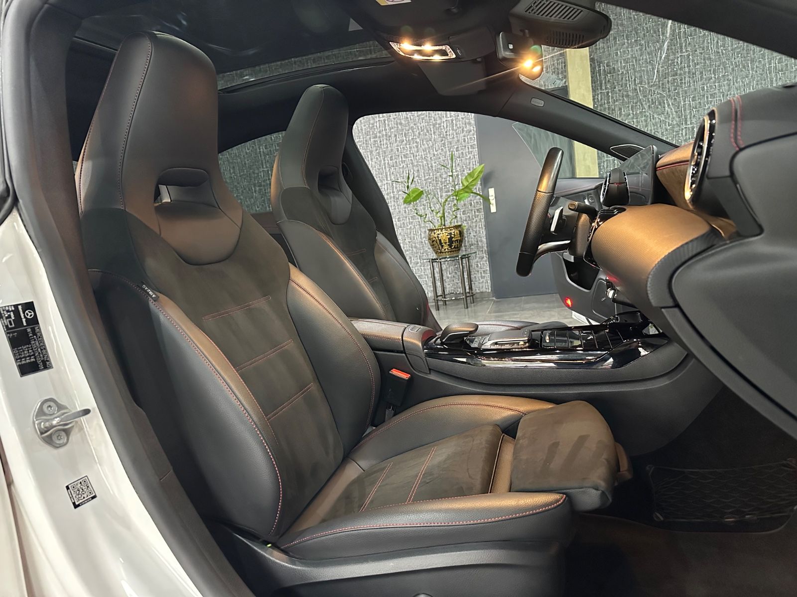 Mercedes-Benz CLA 45 AMG 4Matic+ / MBUX / Burmester / PANORAMA foto 9