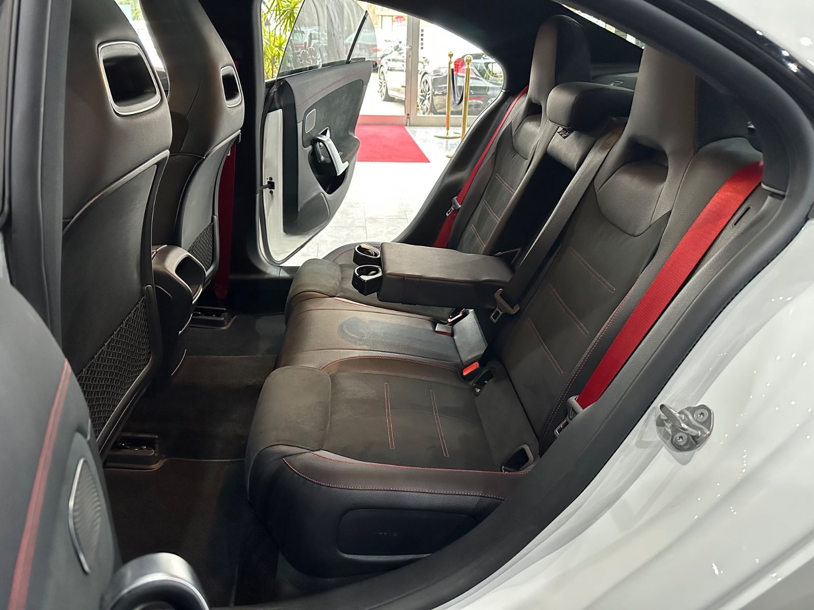 Mercedes-Benz CLA 45 AMG 4Matic+ / MBUX / Burmester / PANORAMA foto 10