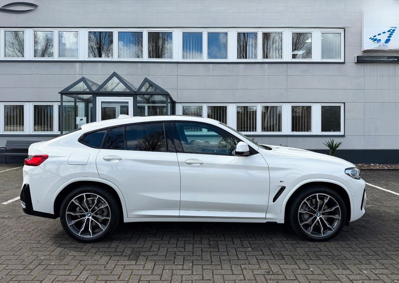 BMW X4 xDrive 30 d M Sportpaket/Pan/Anhäng/360°Kamer foto 3