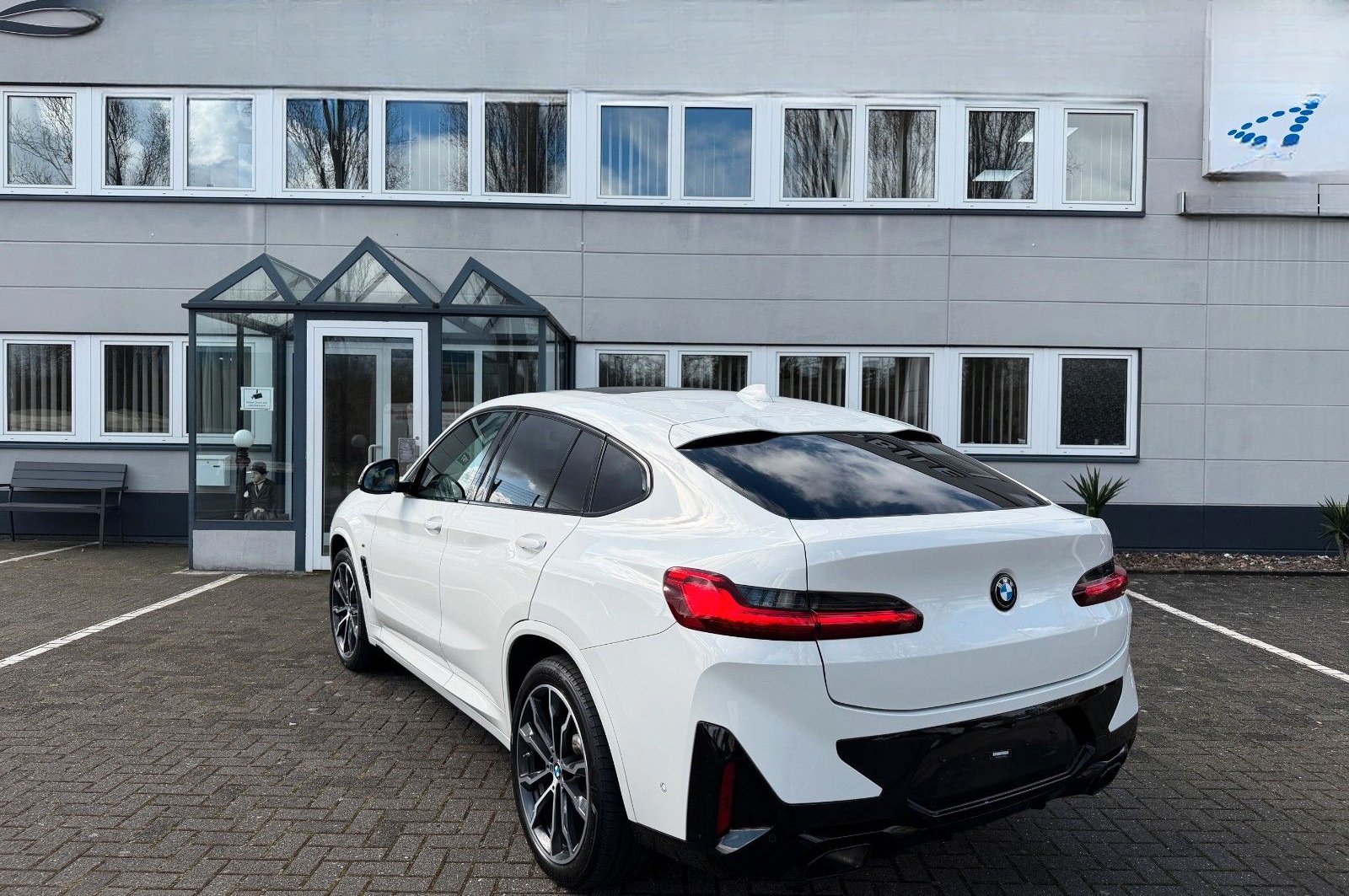 BMW X4 xDrive 30 d M Sportpaket/Pan/Anhäng/360°Kamer foto 23