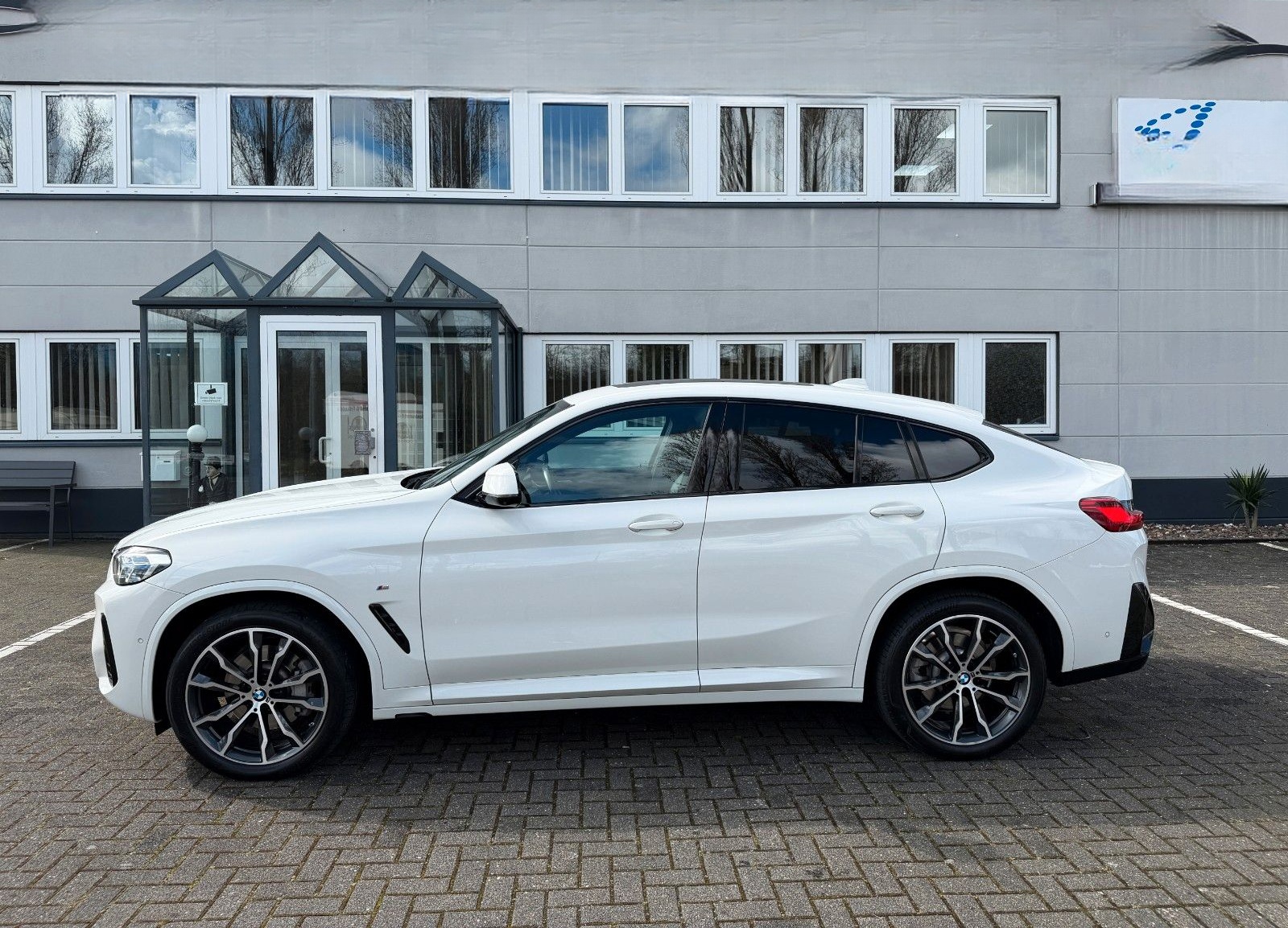 BMW X4 xDrive 30 d M Sportpaket/Pan/Anhäng/360°Kamer foto 4