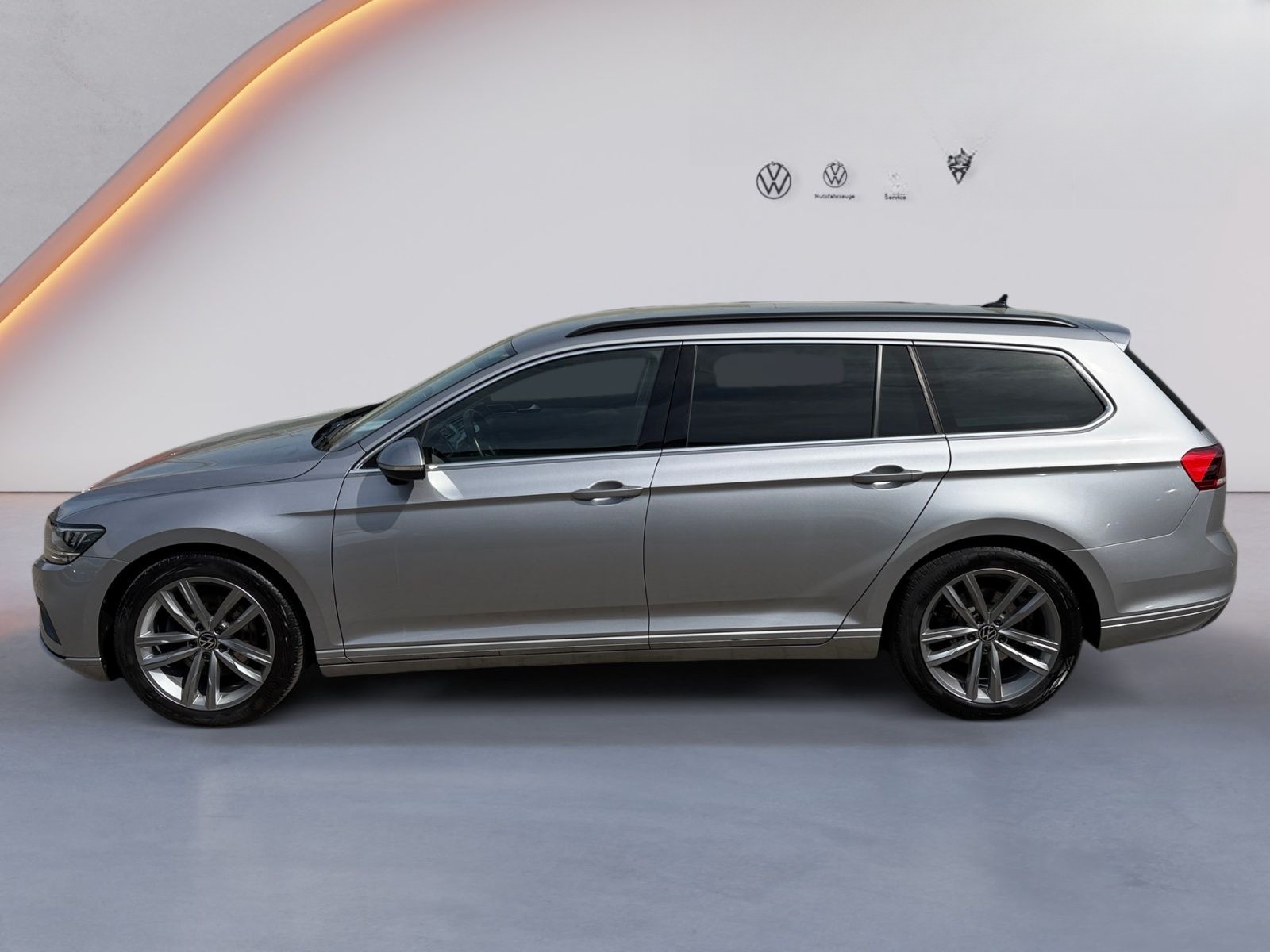 Volkswagen Passat Variant Business 1.5 TSI OPF DSG NAVI / R foto 2