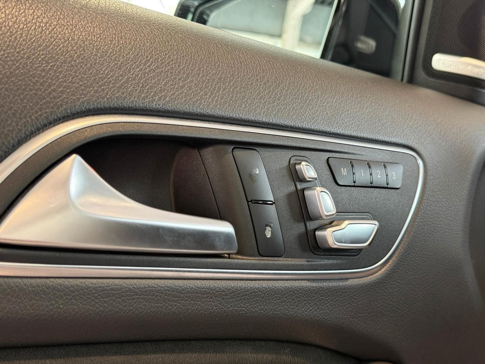 Mercedes-Benz A220 4Matic AMG LINE LED PANO H&K A45 OPTIK foto 17