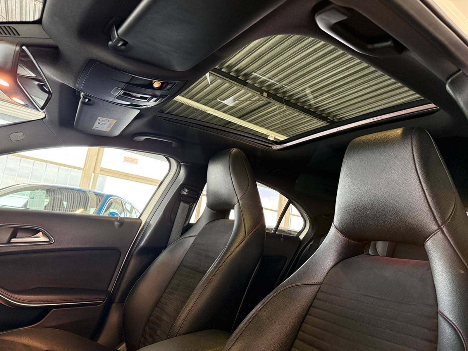 Mercedes-Benz A220 4Matic AMG LINE LED PANO H&K A45 OPTIK foto 18