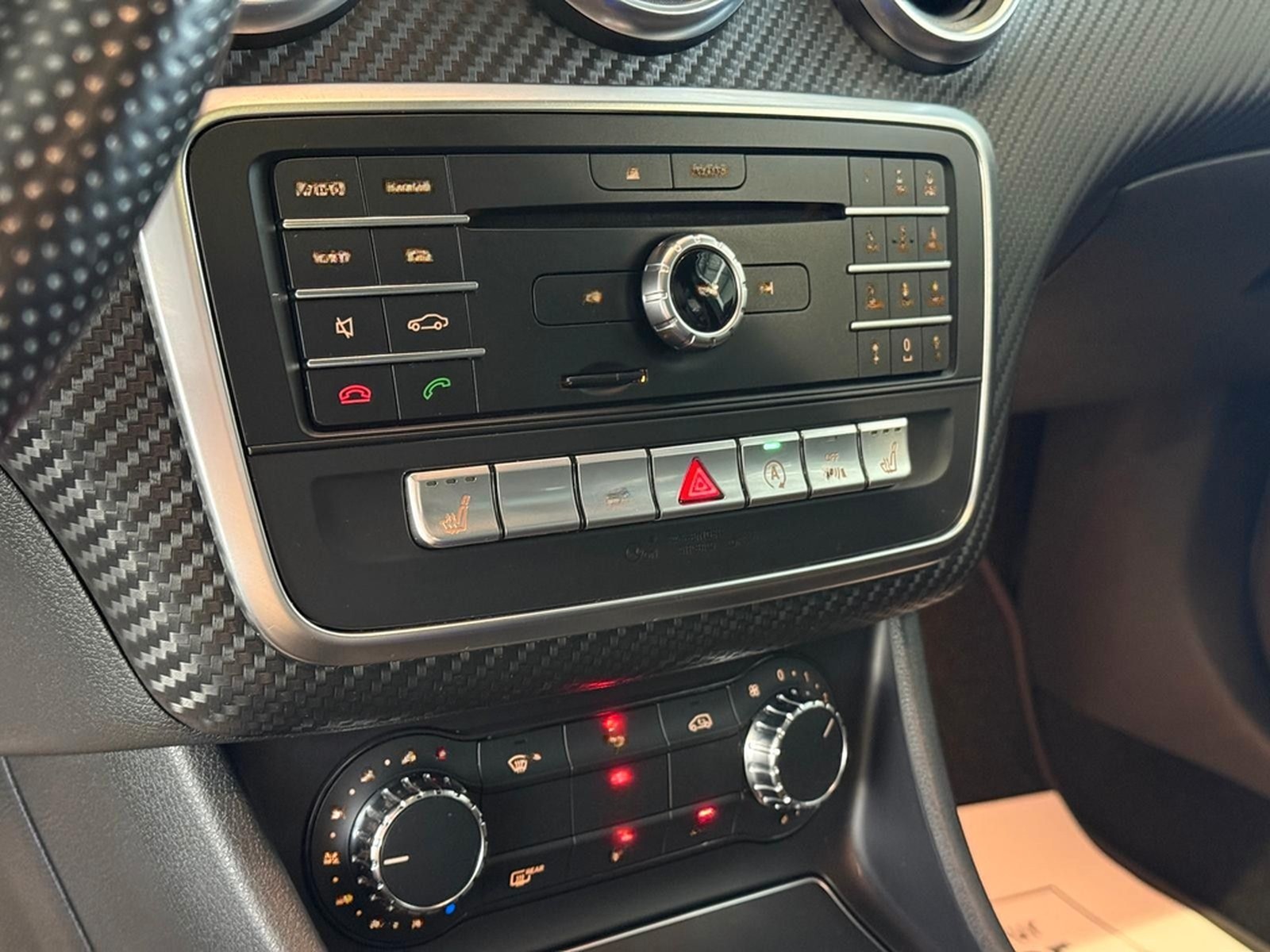 Mercedes-Benz A220 4Matic AMG LINE LED PANO H&K A45 OPTIK foto 20