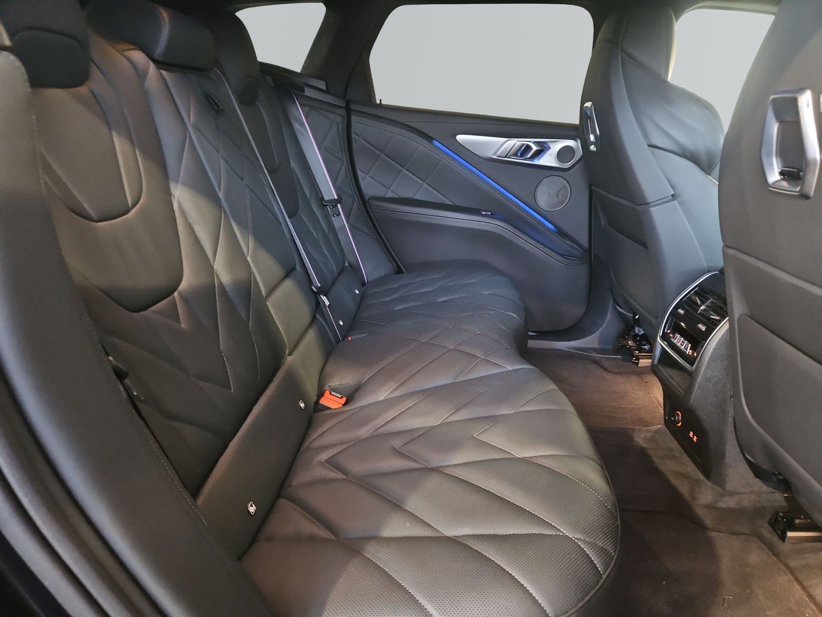 BMW XM 50e 998€ netto/mtl.*AHK*H/K*HUD*IconicGlow*Au foto 10