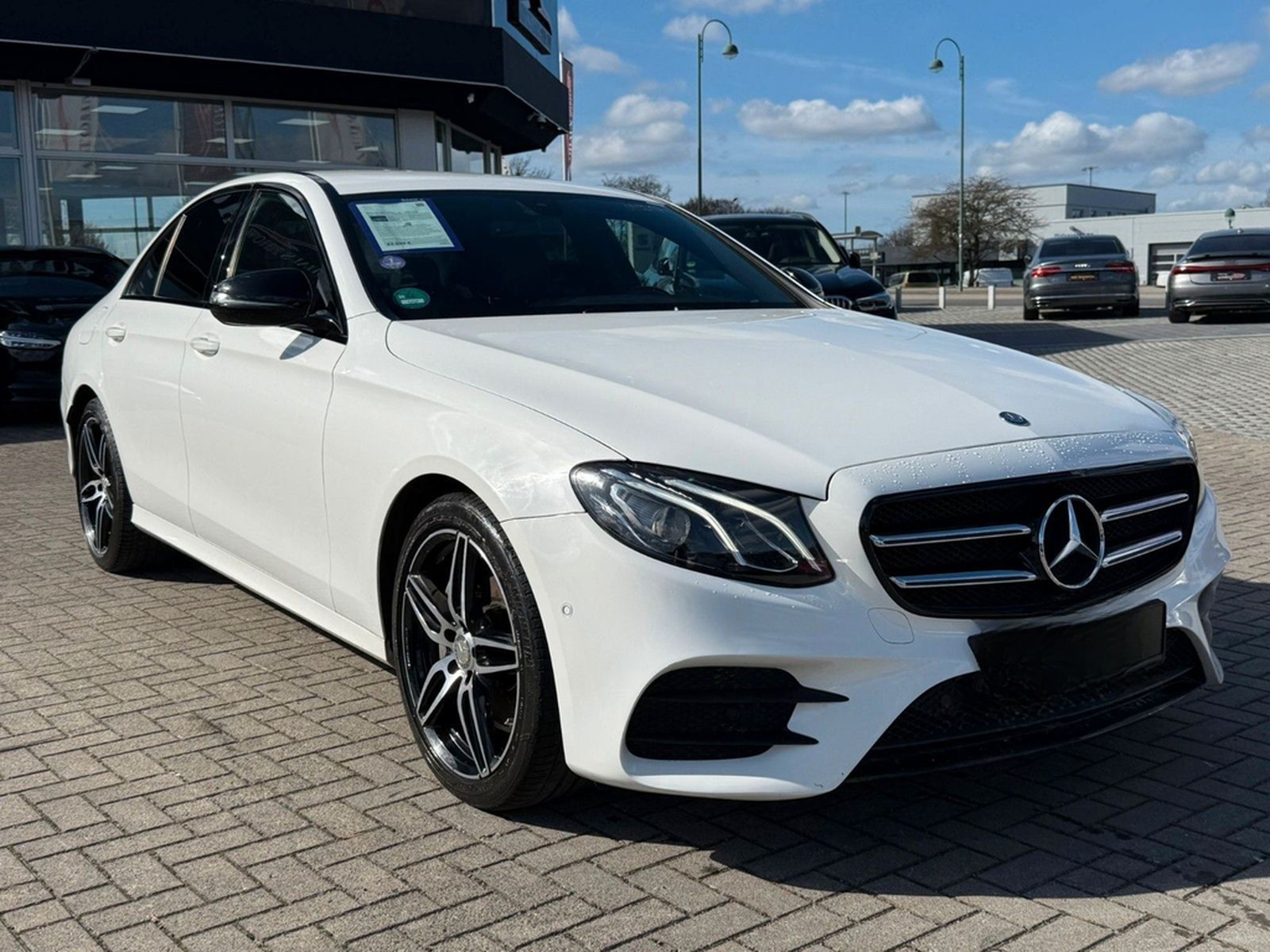 Mercedes-Benz E200 Lim. 9G-TRONIC"AMG-Line"AHK*AMBIENTE*KAMERA foto 2