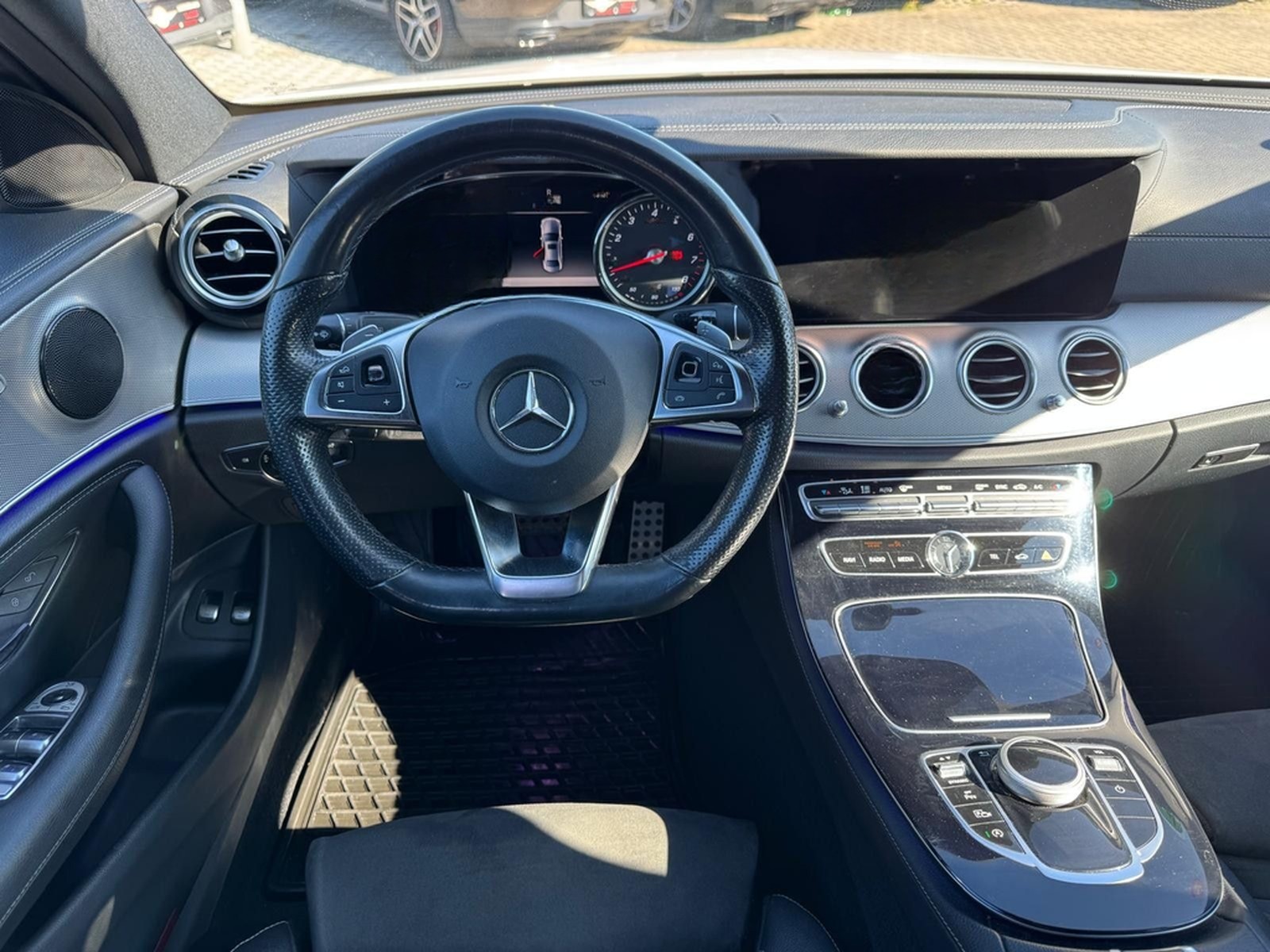 Mercedes-Benz E200 Lim. 9G-TRONIC"AMG-Line"AHK*AMBIENTE*KAMERA foto 12