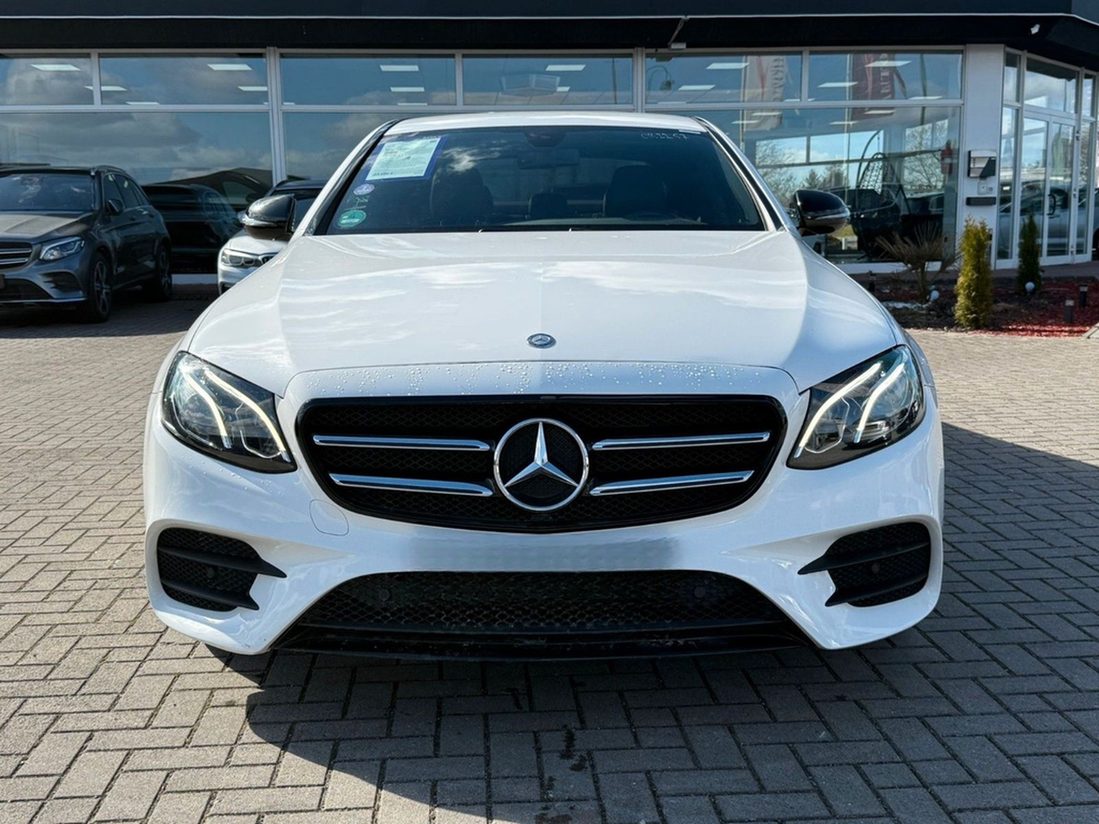 Mercedes-Benz E200 Lim. 9G-TRONIC"AMG-Line"AHK*AMBIENTE*KAMERA foto 3