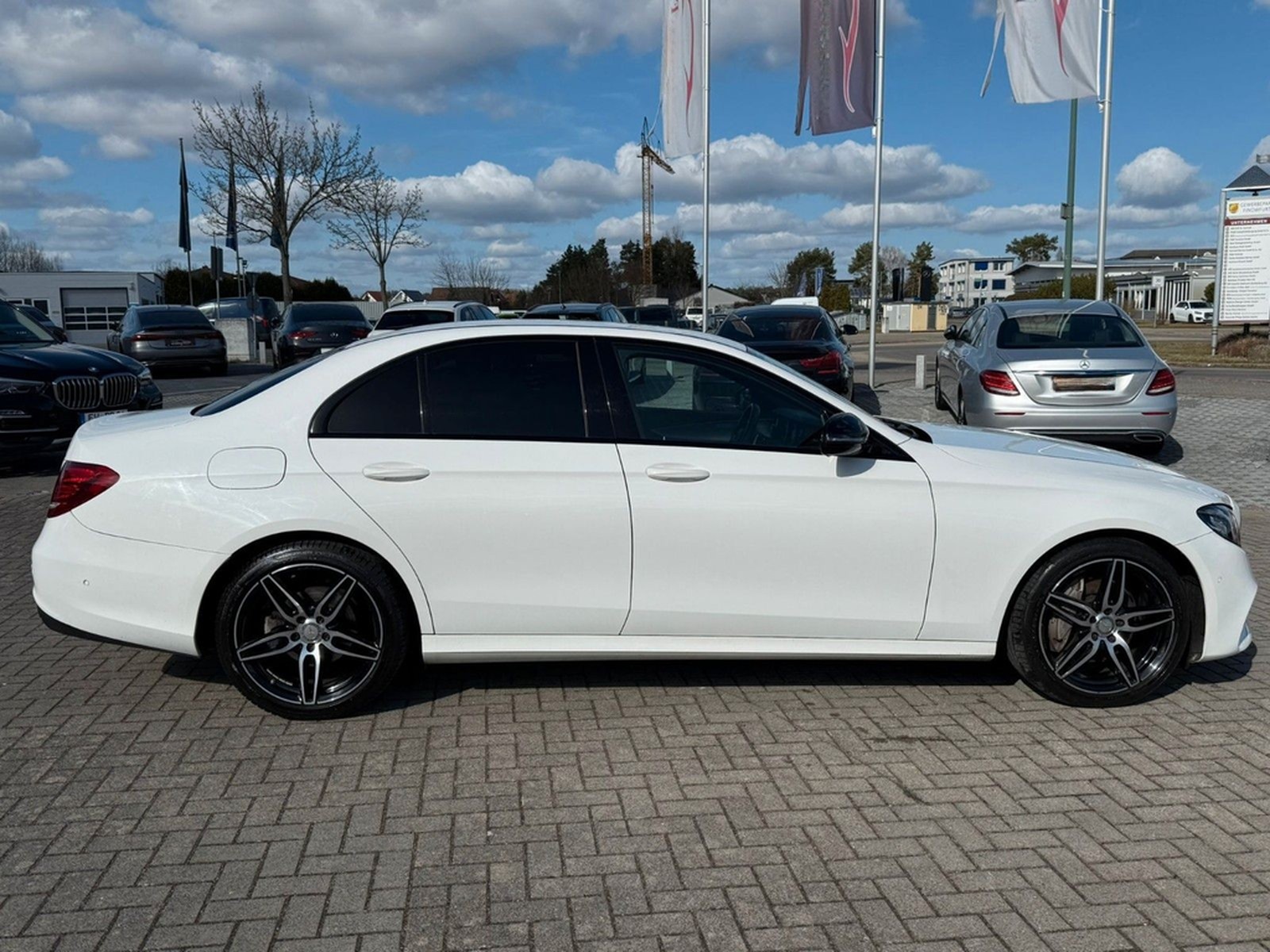 Mercedes-Benz E200 Lim. 9G-TRONIC"AMG-Line"AHK*AMBIENTE*KAMERA foto 6