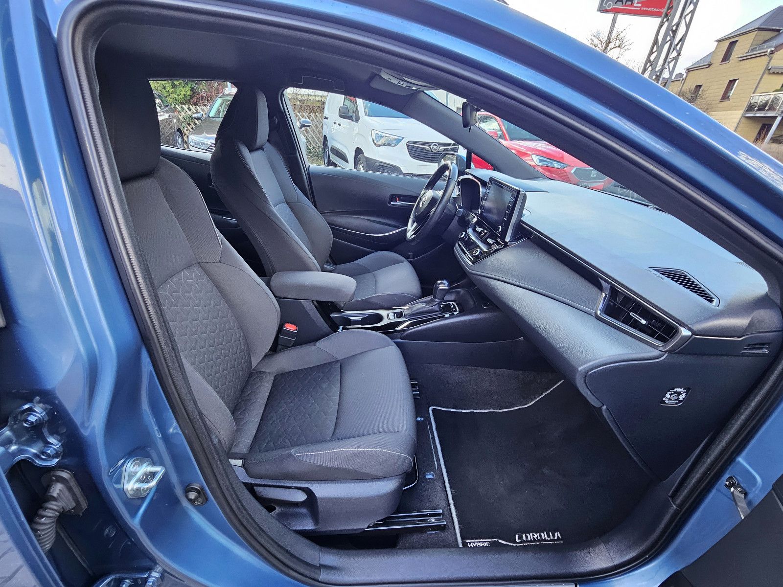 Toyota Corolla Hybrid foto 10