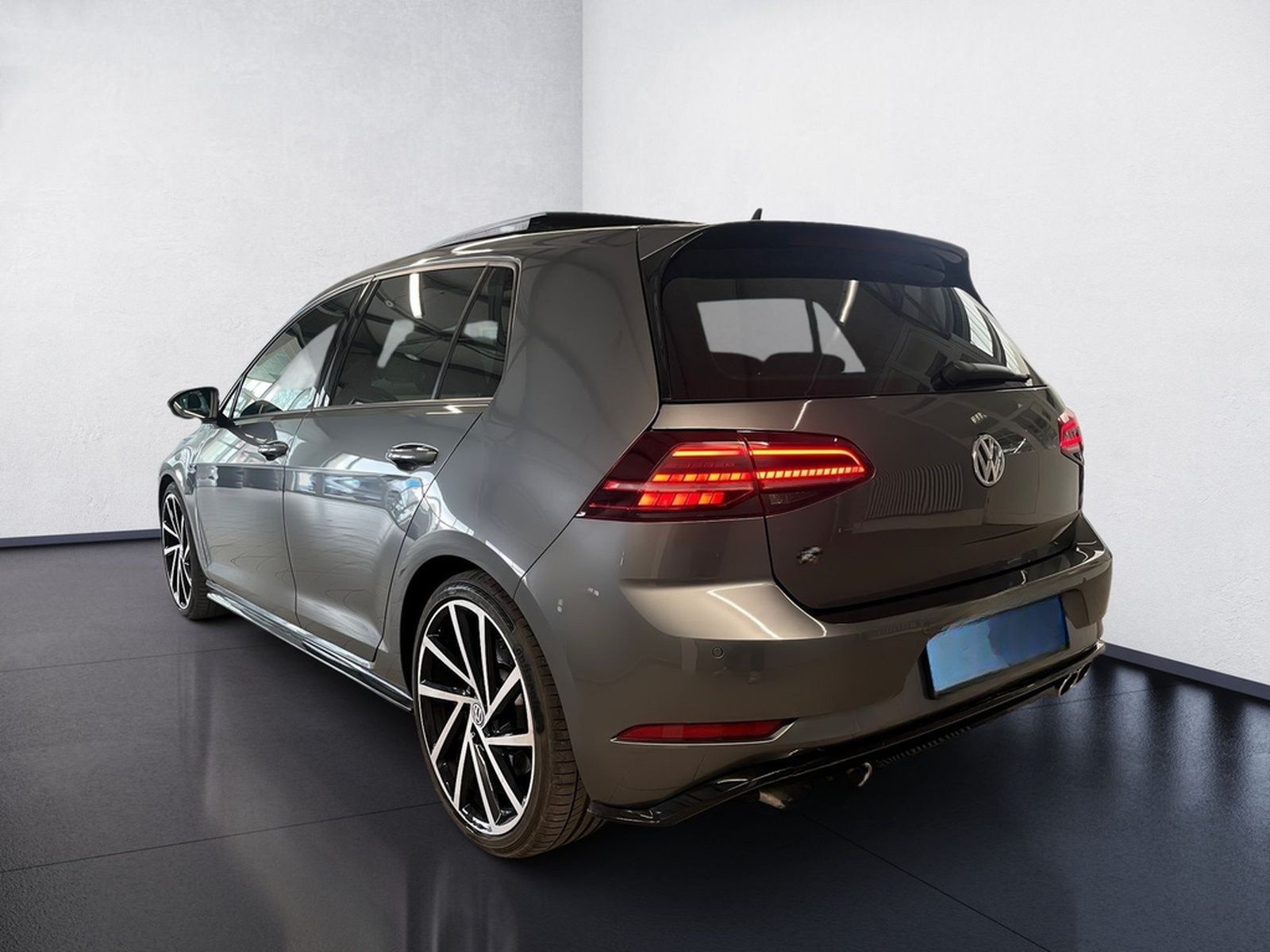 Volkswagen Golf VII R 4MOTION DSG+ALU 19+PANO+DYNAUDIO+RÜCK foto 4