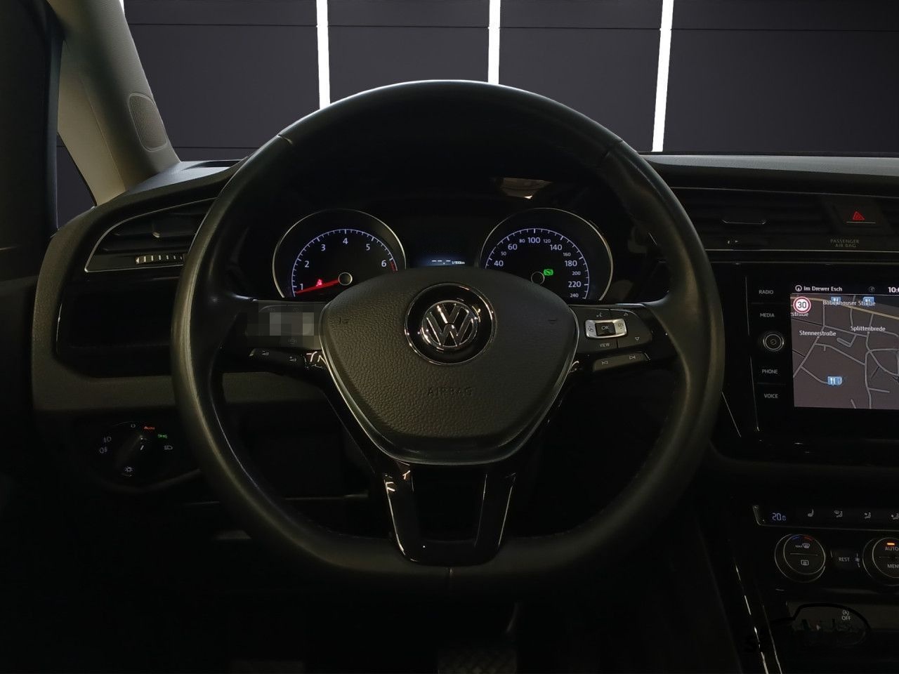 Volkswagen Touran Highline 1.5TSi DSG Navi LED AHK RearView foto 18