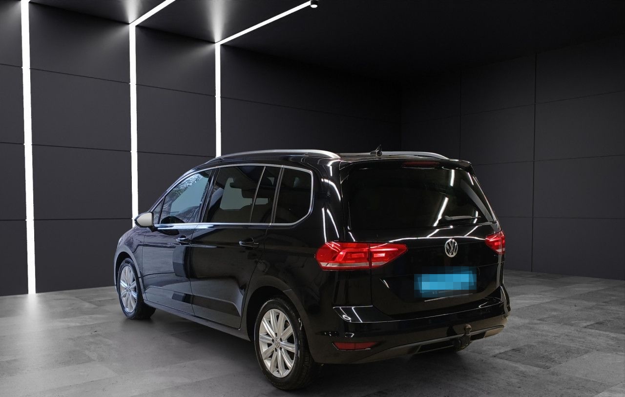 Volkswagen Touran Highline 1.5TSi DSG Navi LED AHK RearView foto 4