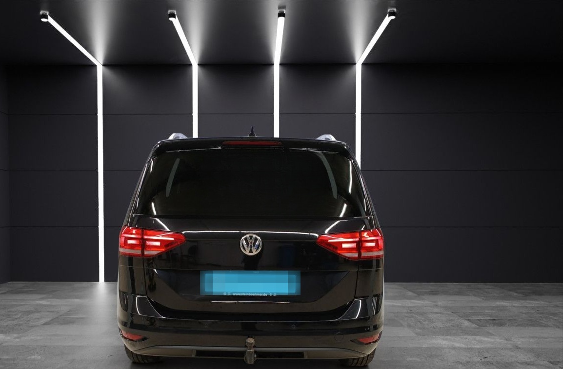 Volkswagen Touran Highline 1.5TSi DSG Navi LED AHK RearView foto 5