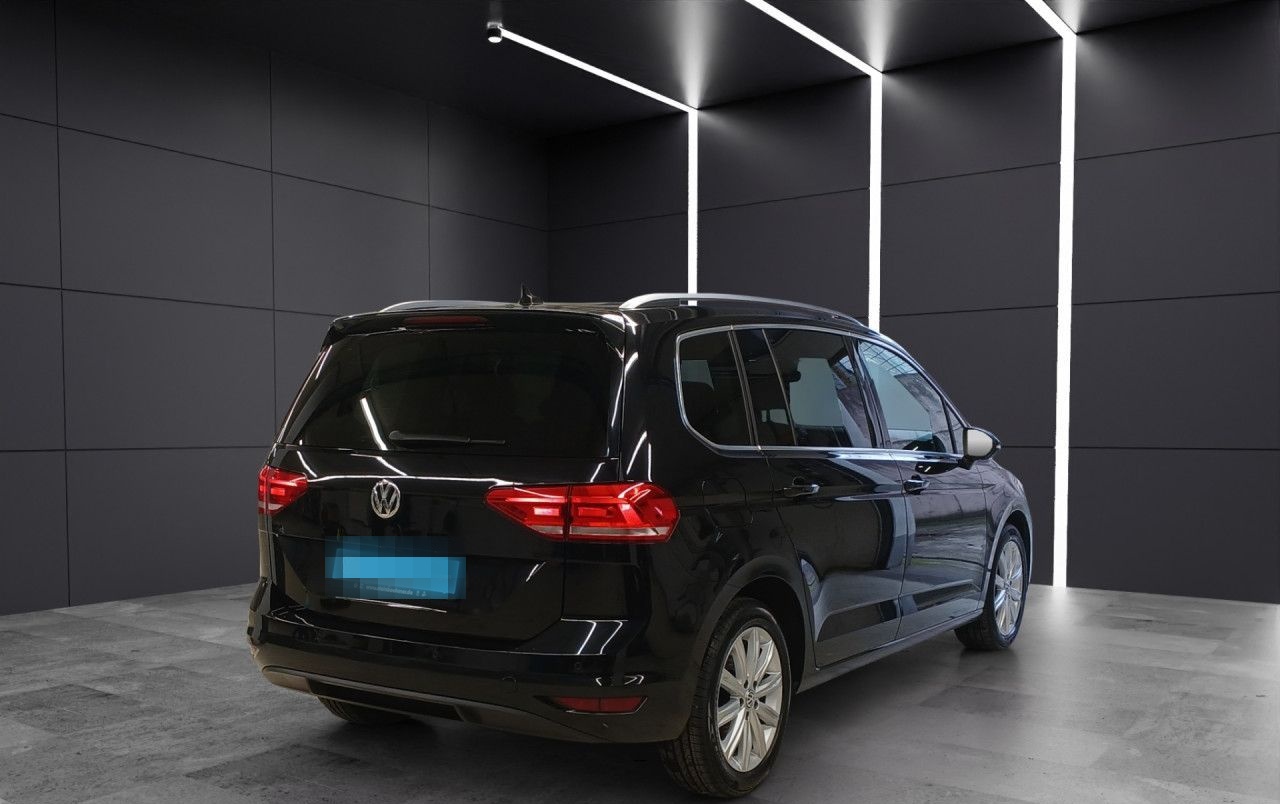 Volkswagen Touran Highline 1.5TSi DSG Navi LED AHK RearView foto 8